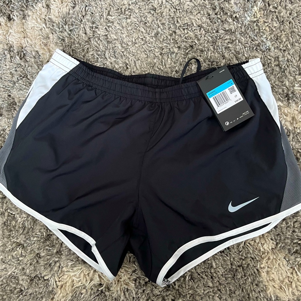 Womens NIKE Drifit Shorts NWT